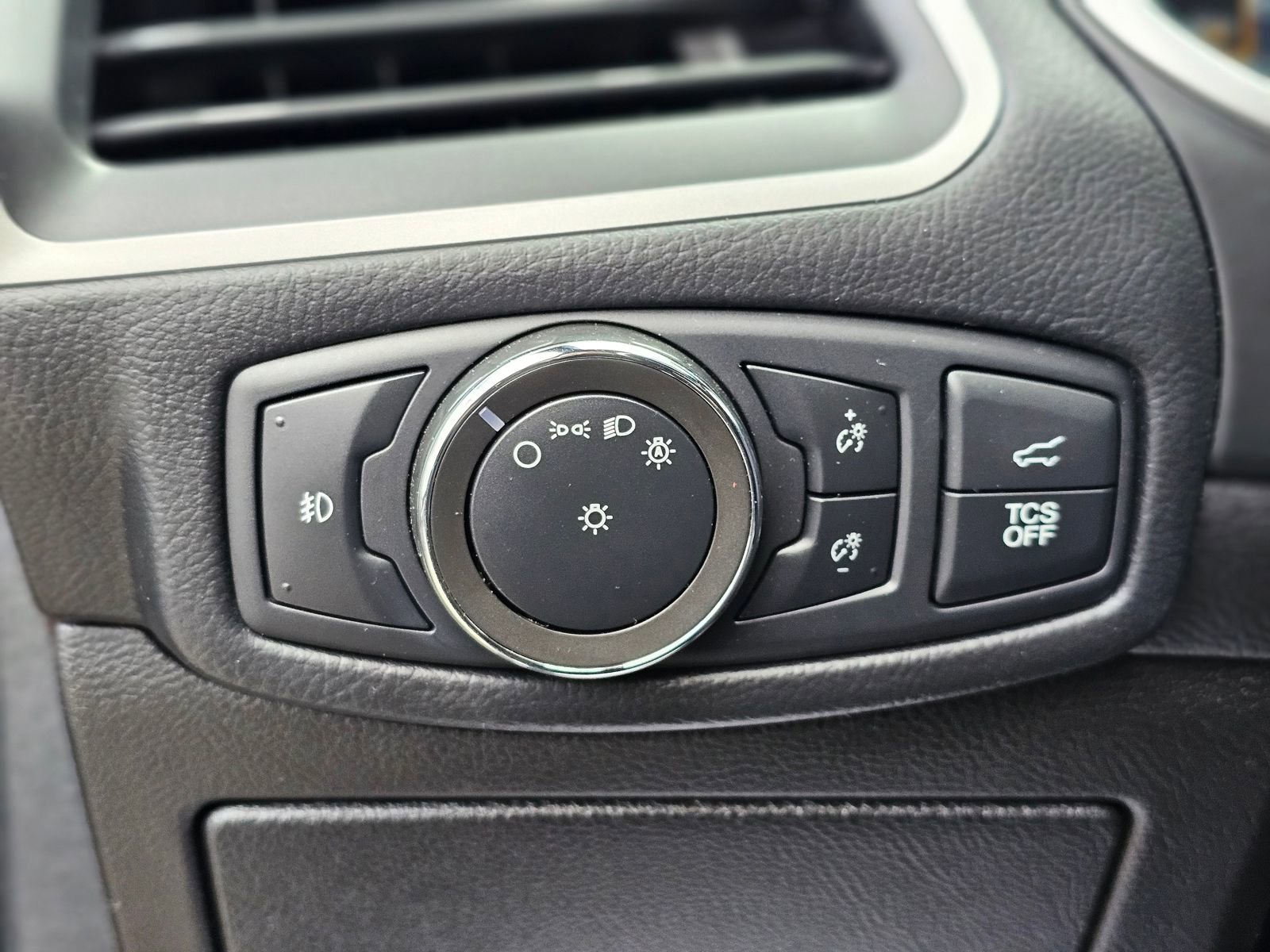 Used 2020 Ford Edge ST-Line FWD image 19