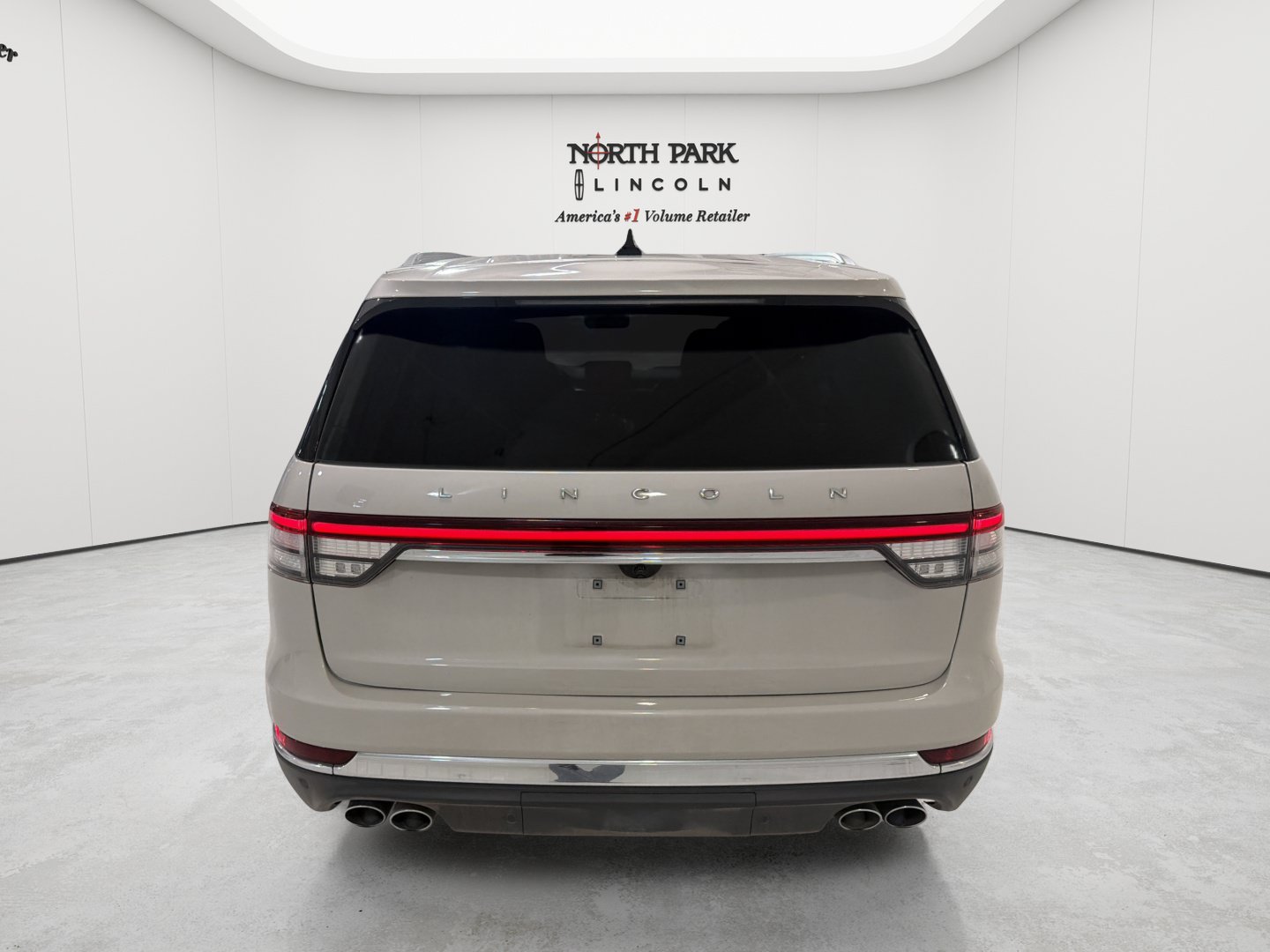 Used 2021 Lincoln Aviator Reserve w/ Equipment Group 201A RWD image 4