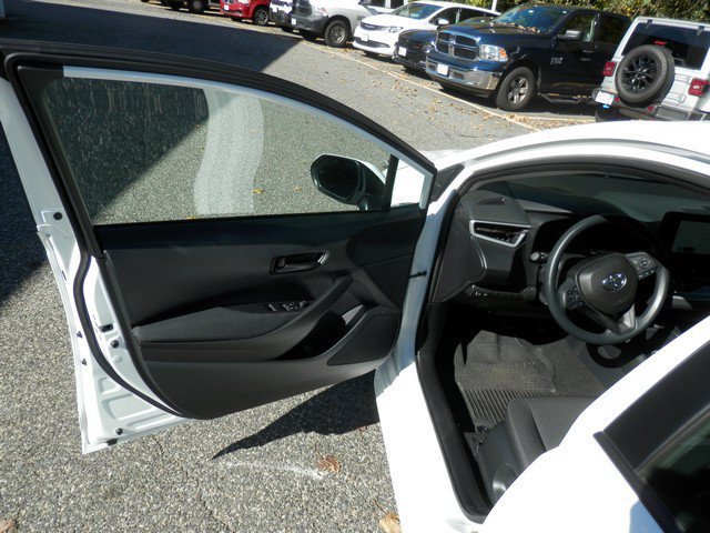 Used 2026 Toyota Corolla LE FWD image 15