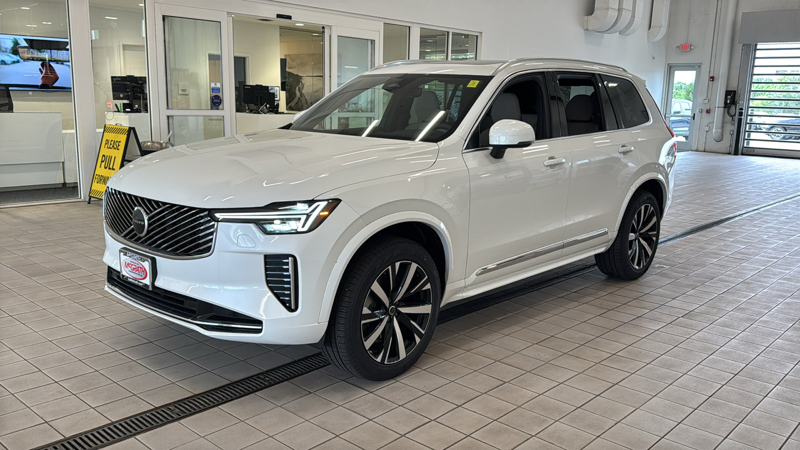 New 2026 Volvo XC90 B5 Core w/ Protection Package AWD/4WD image 9