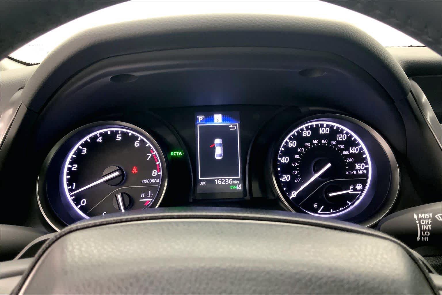 Used 2022 Toyota Camry SE FWD image 22