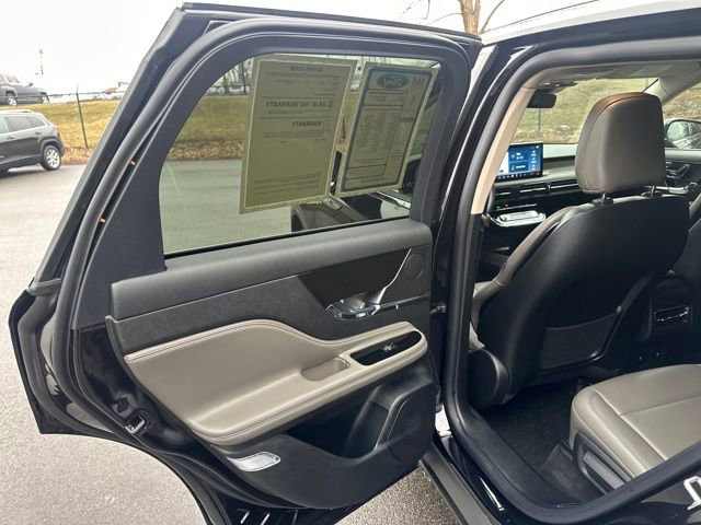 Used 2024 Lincoln Corsair AWD w/ Equipment Group 101A image 31