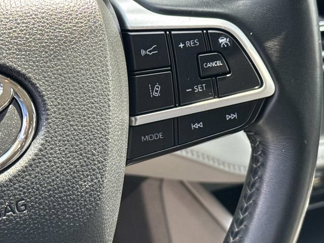 Used 2023 Toyota Highlander LE FWD image 29