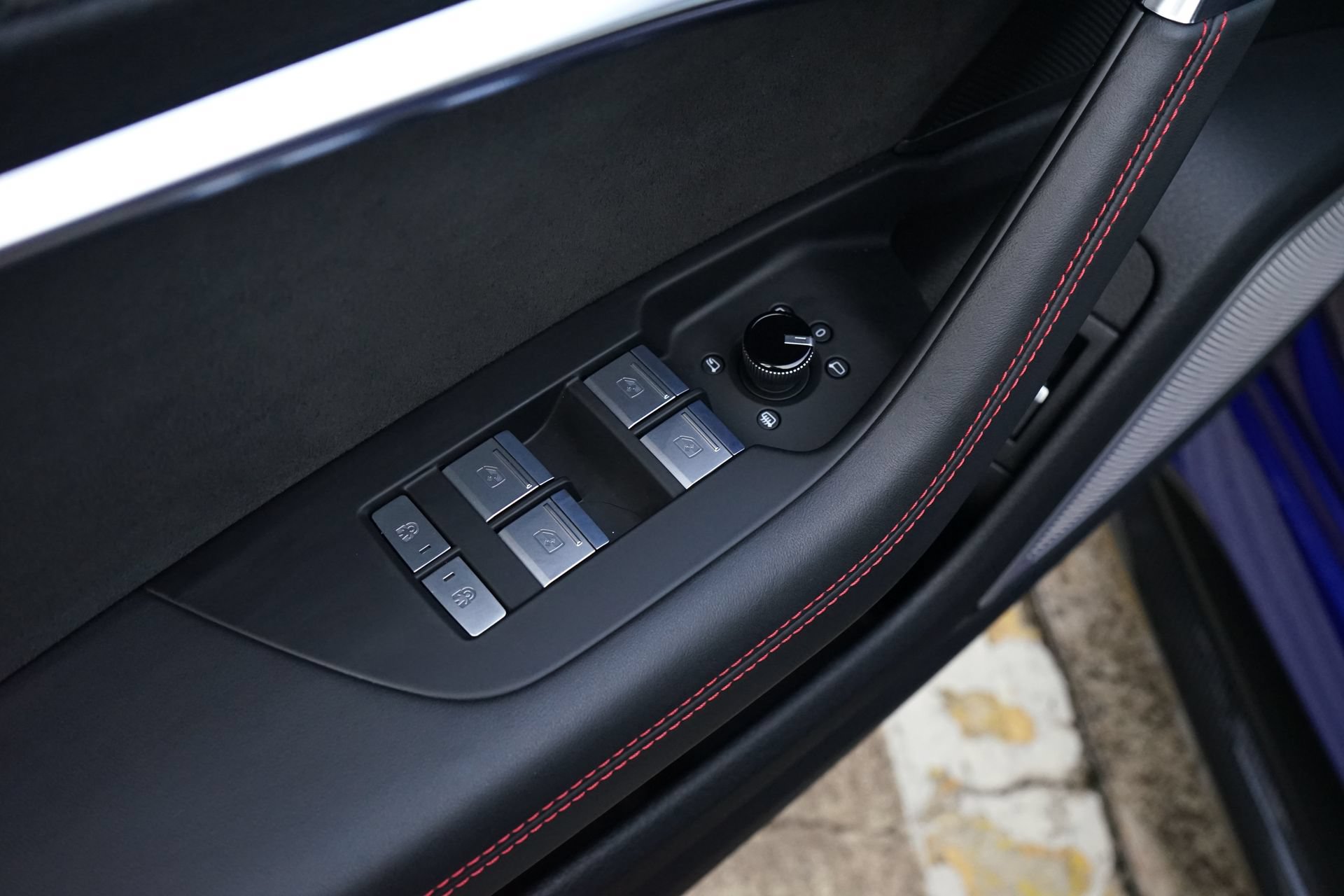 Used 2022 Audi RS 6 AWD/4WD image 36