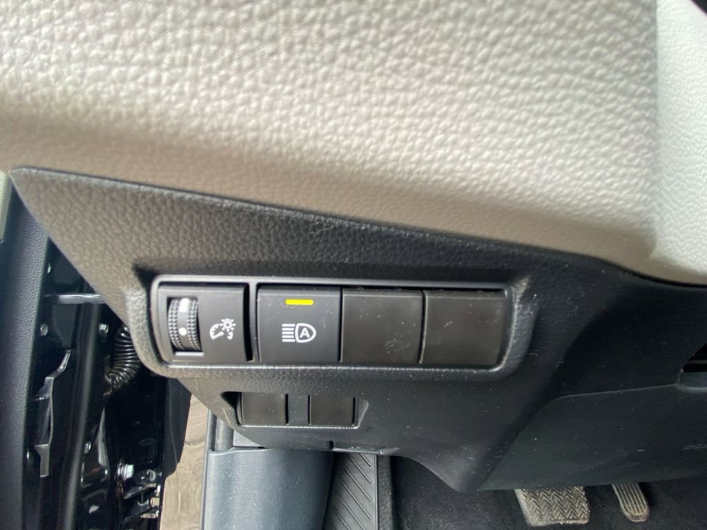 Used 2024 Toyota Corolla Cross L FWD image 30