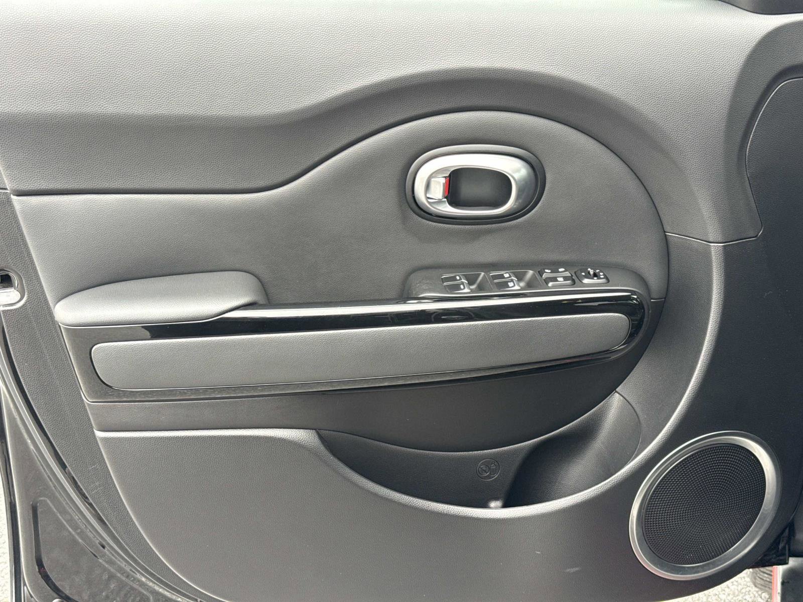 Used 2017 Kia Soul ! image 17