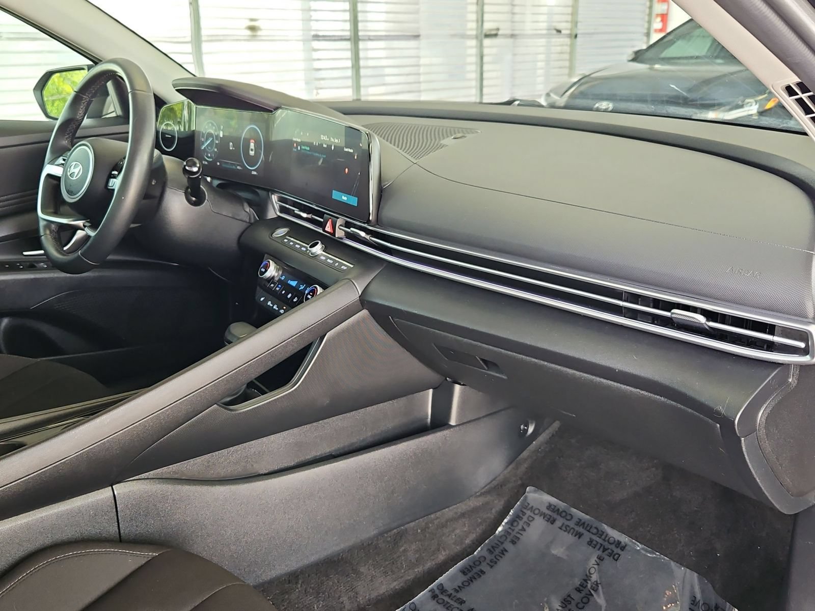 Used 2024 Hyundai Elantra SEL w/ Convenience Package FWD image 30