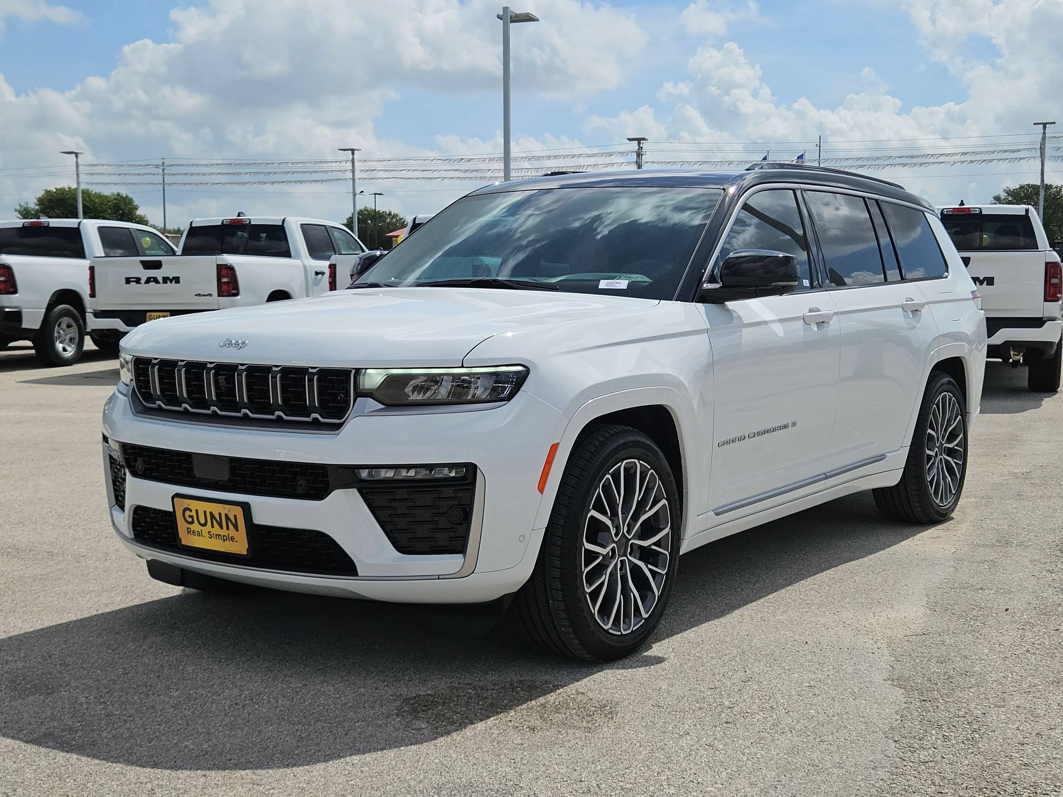 Used 2026 Jeep Grand Cherokee L Summit w/ Advanced Protech Group IV AWD/4WD image 7