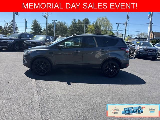 Certified 2017 Ford Escape SE w/ Equipment Group 201A AWD/4WD image 4