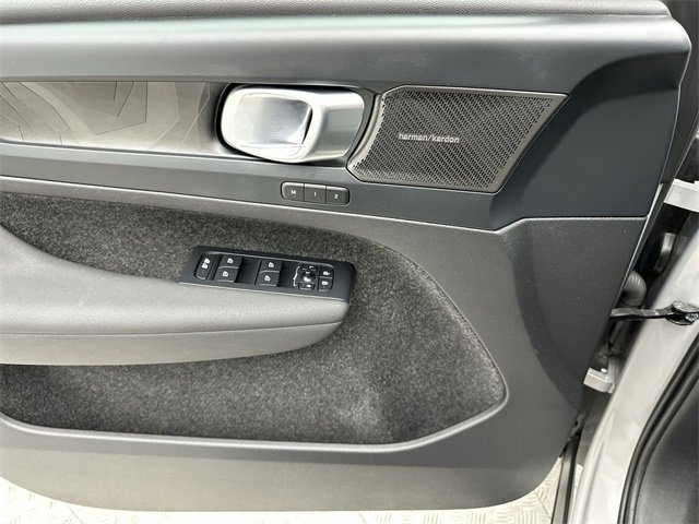 Certified 2023 Volvo XC40 Recharge Ultimate image 12