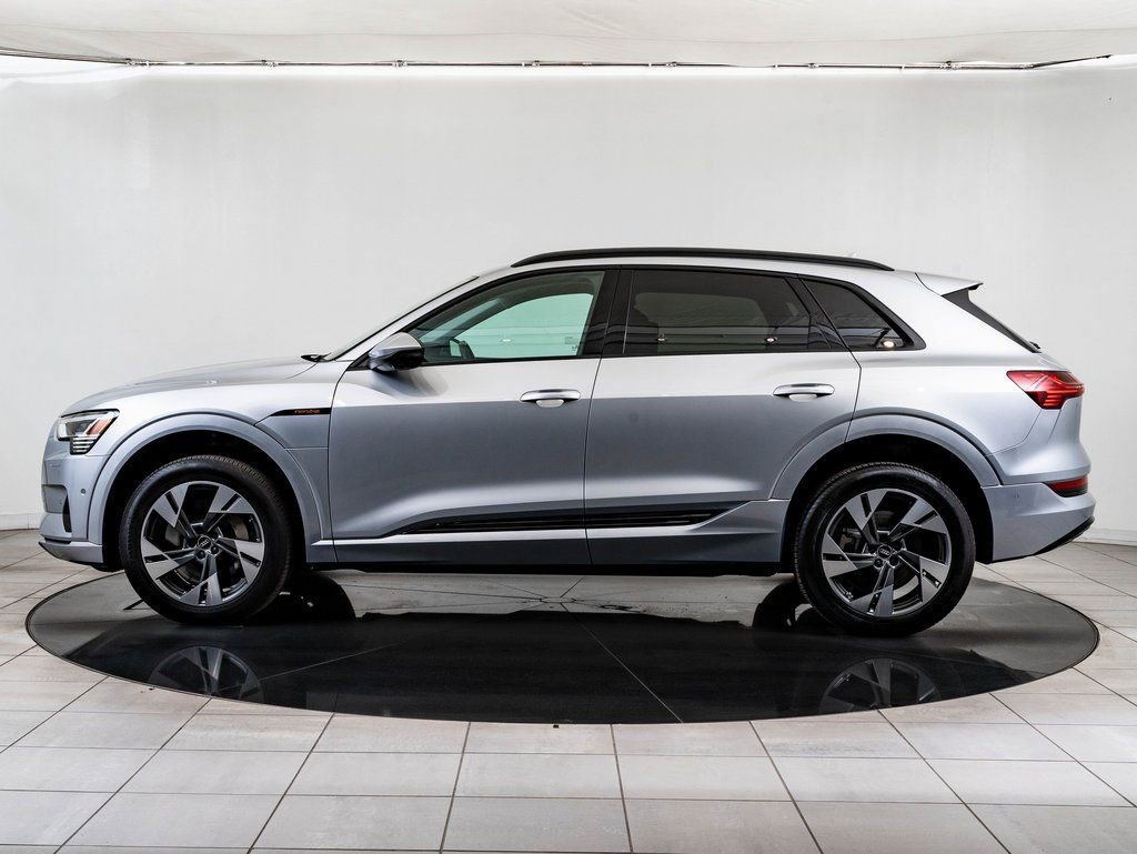 Used 2022 Audi e-tron Premium w/ Convenience Plus Package AWD/4WD image 11