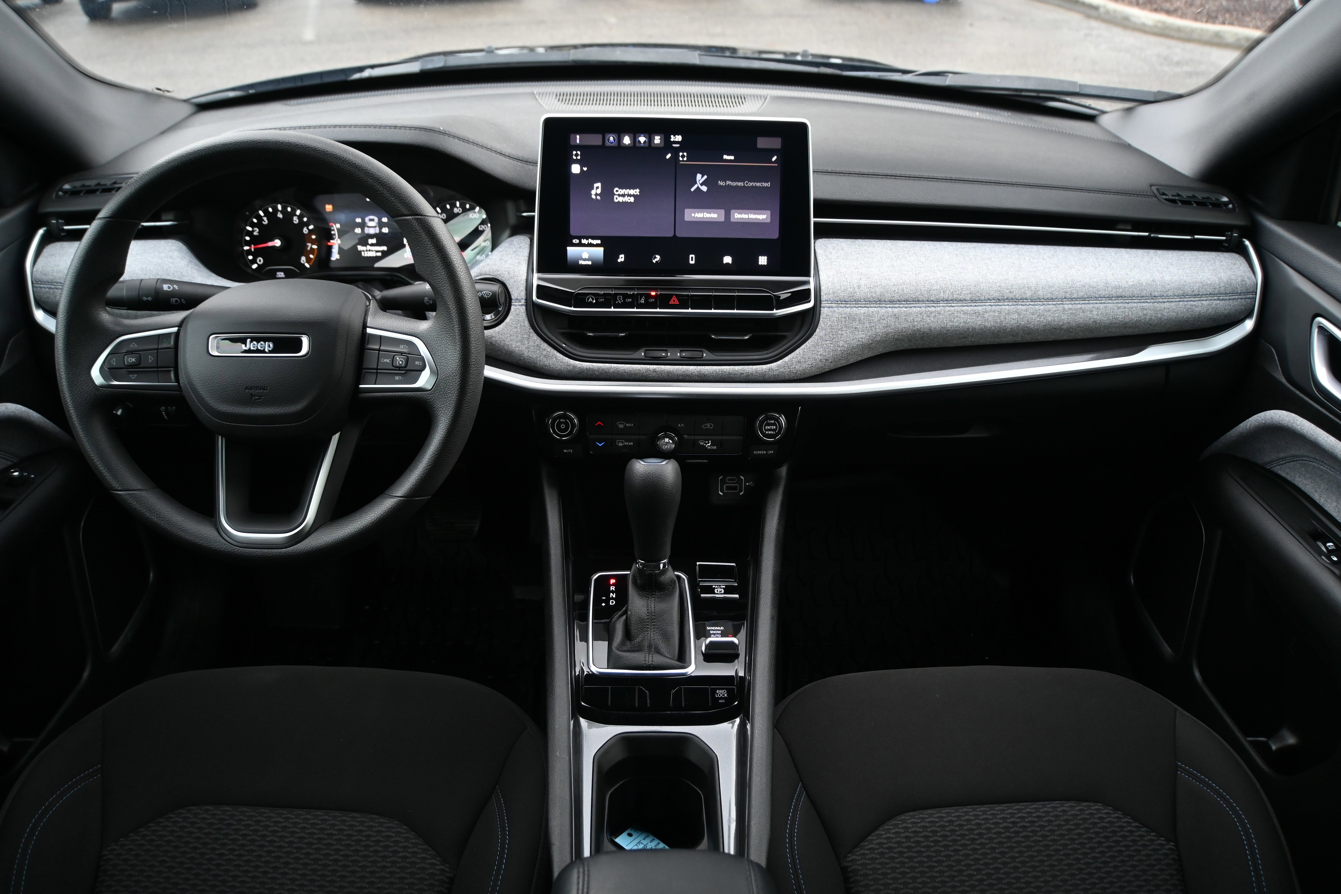 Used 2024 Jeep Compass Sport image 3