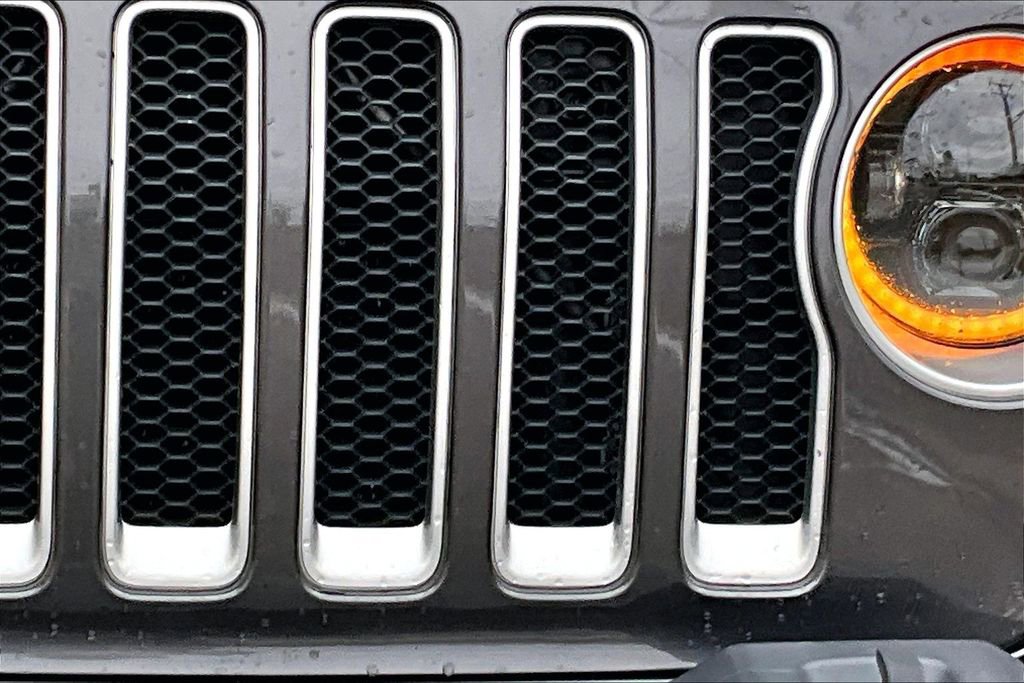 Used 2019 Jeep Wrangler Unlimited Sahara image 11