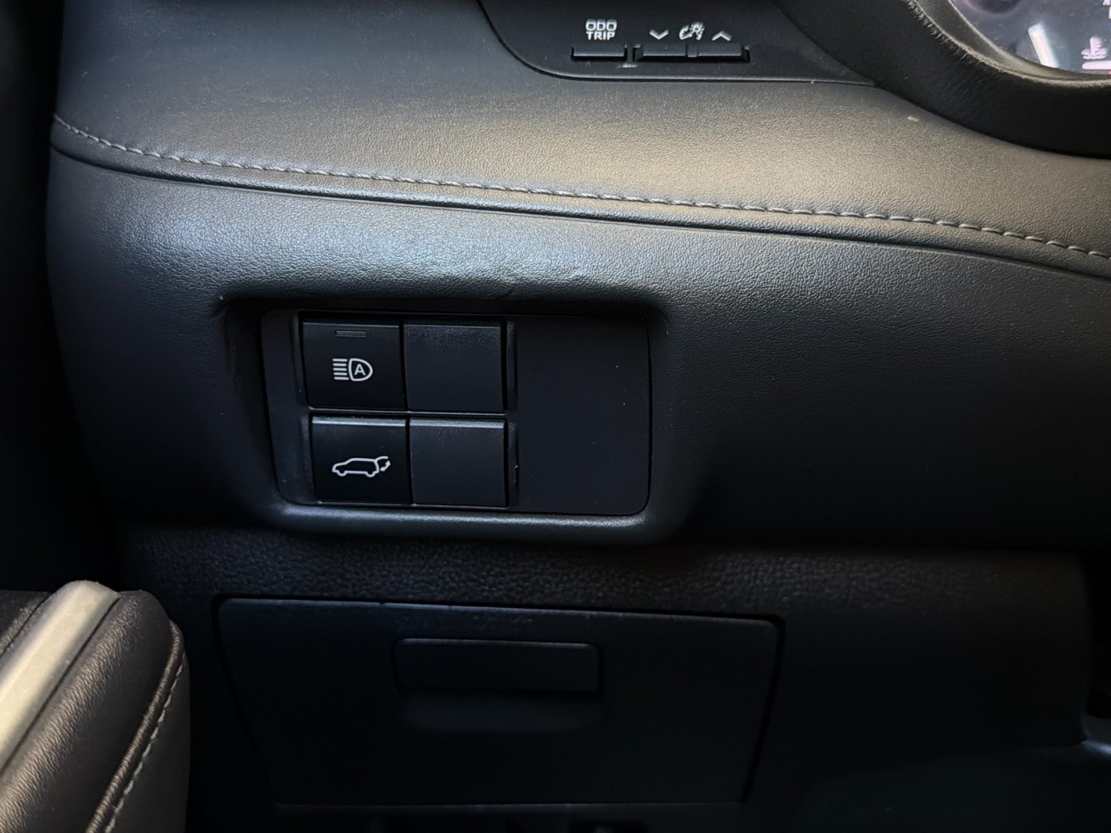 Used 2020 Toyota Highlander XLE FWD image 29