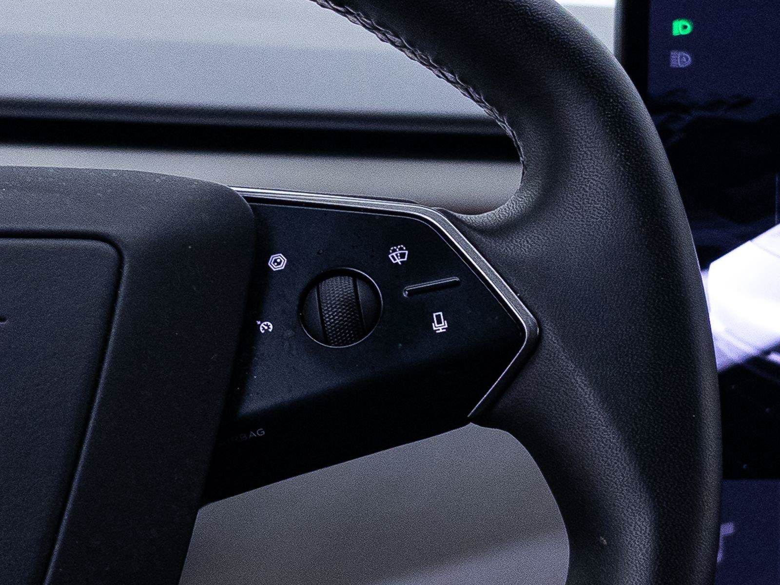 Used 2024 Tesla Cybertruck AWD Crew Cab image 32