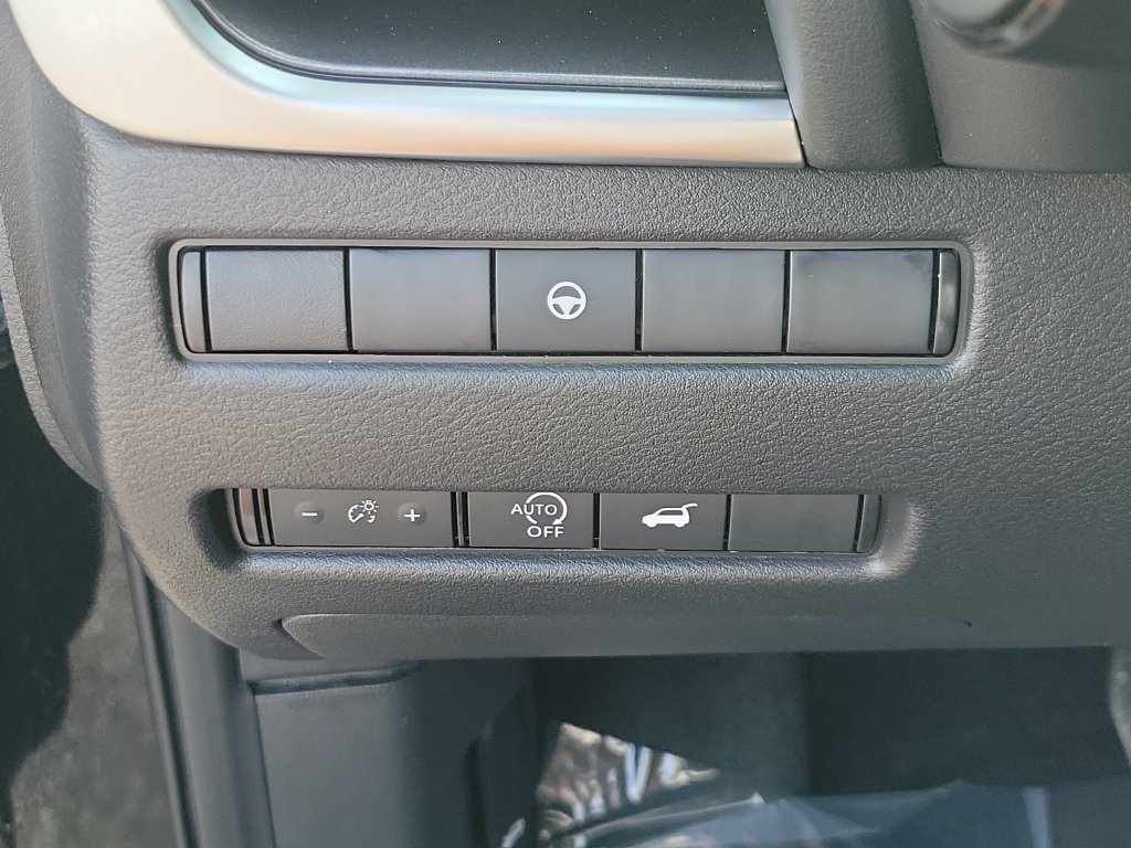 Certified 2026 Nissan Rogue SV AWD/4WD image 31