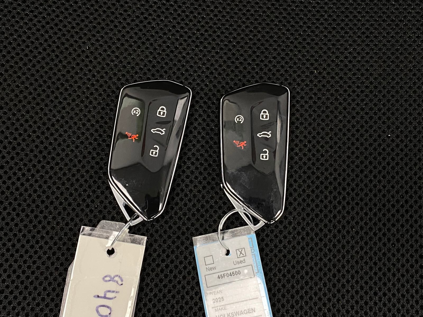 Used 2025 Volkswagen Atlas Cross Sport SEL Premium R-Line image 9