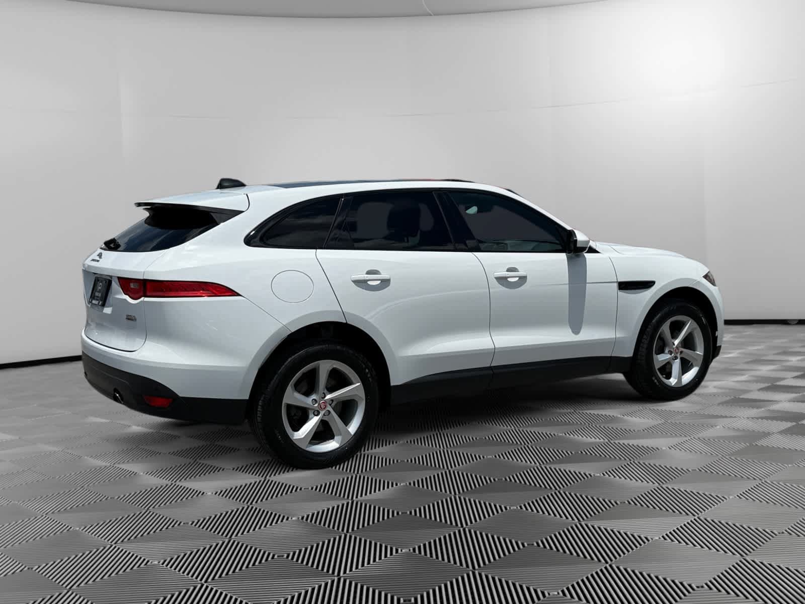 Used 2020 Jaguar F-PACE Premium AWD/4WD image 5
