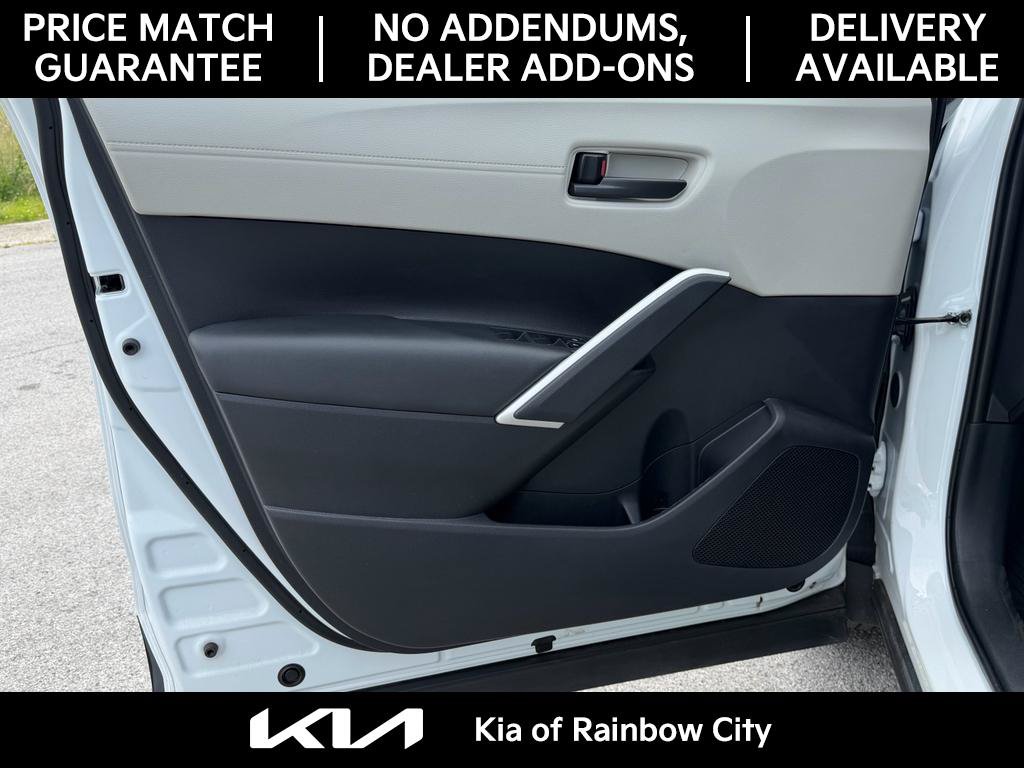 Used 2025 Toyota Corolla Cross L FWD image 11