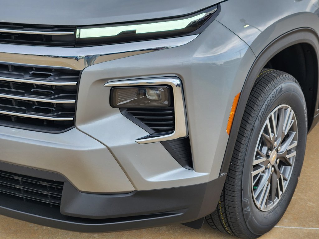 New 2026 Chevrolet Traverse LT w/ LPO, Floor Liner Package FWD image 6