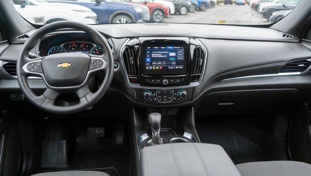Used 2023 Chevrolet Traverse LT image 17