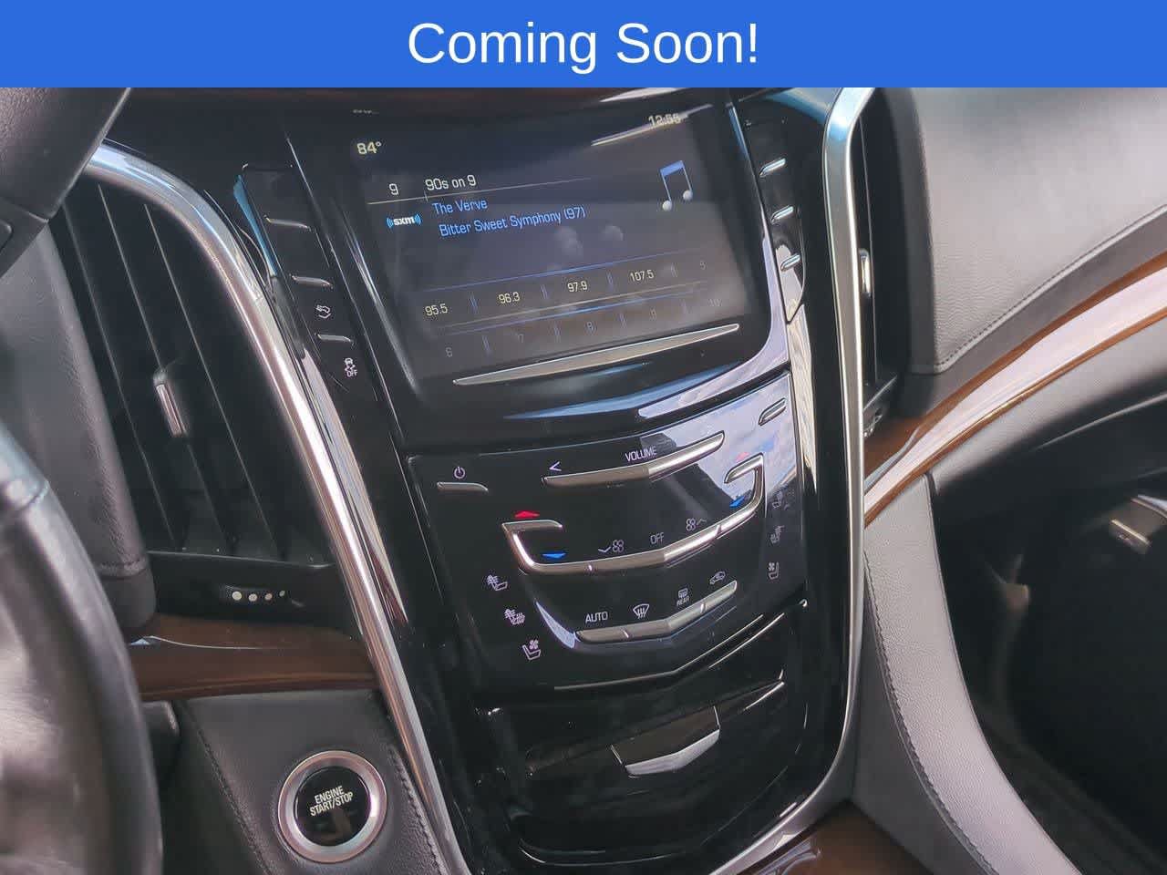 Used 2020 Cadillac Escalade Luxury w/ Escalade Sport Edition AWD/4WD image 30