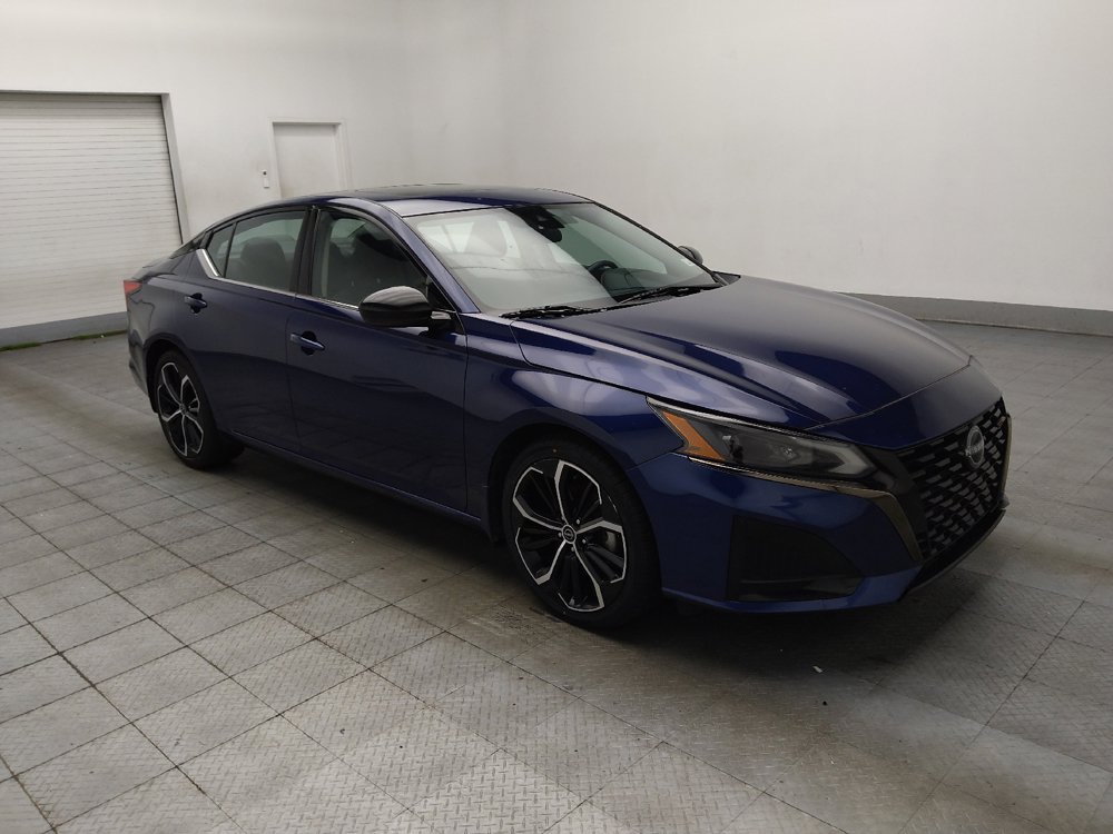 Used 2023 Nissan Altima 2.5 SR w/ SR Premium Package FWD image 13