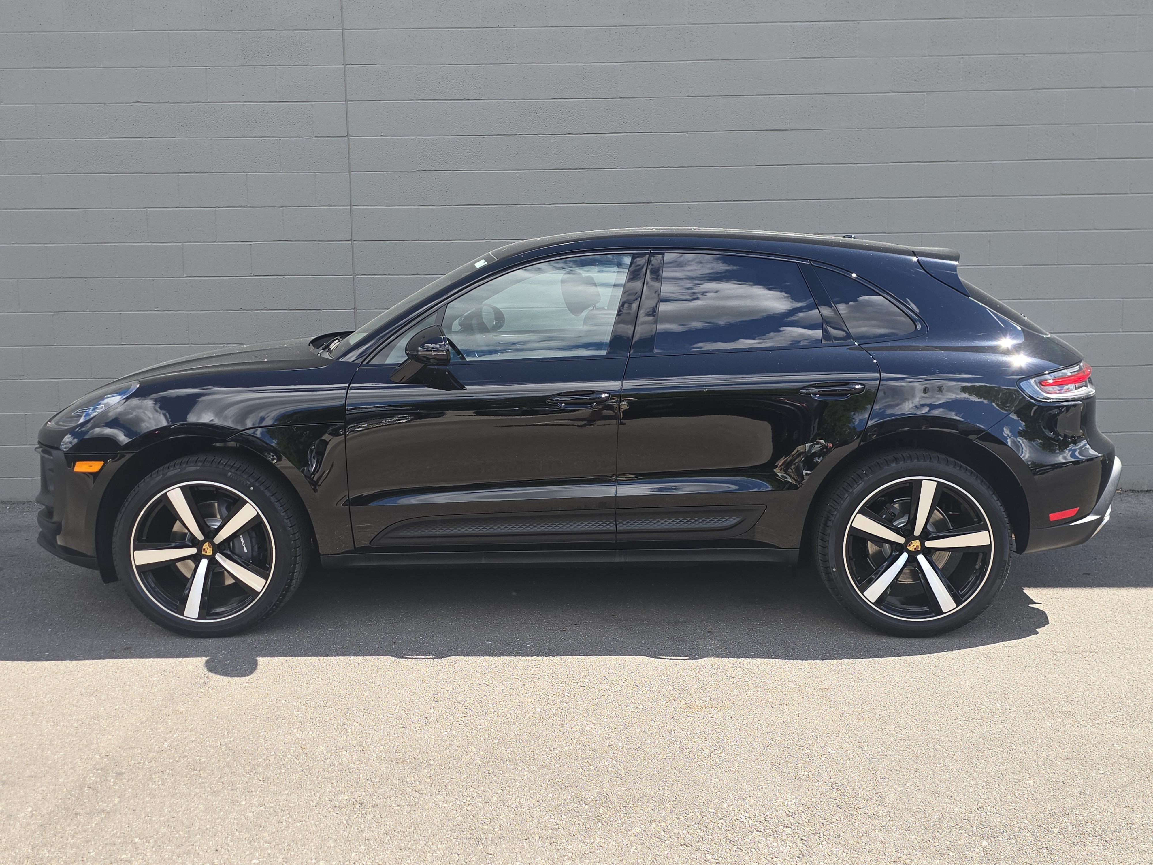 New 2026 Porsche Macan AWD/4WD image 2