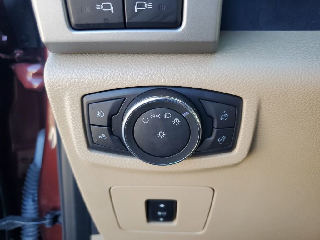 Used 2016 Ford F150 Lariat w/ Equipment Group 502A Luxury image 32