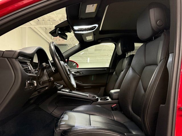 Certified 2022 Porsche Macan GTS image 5