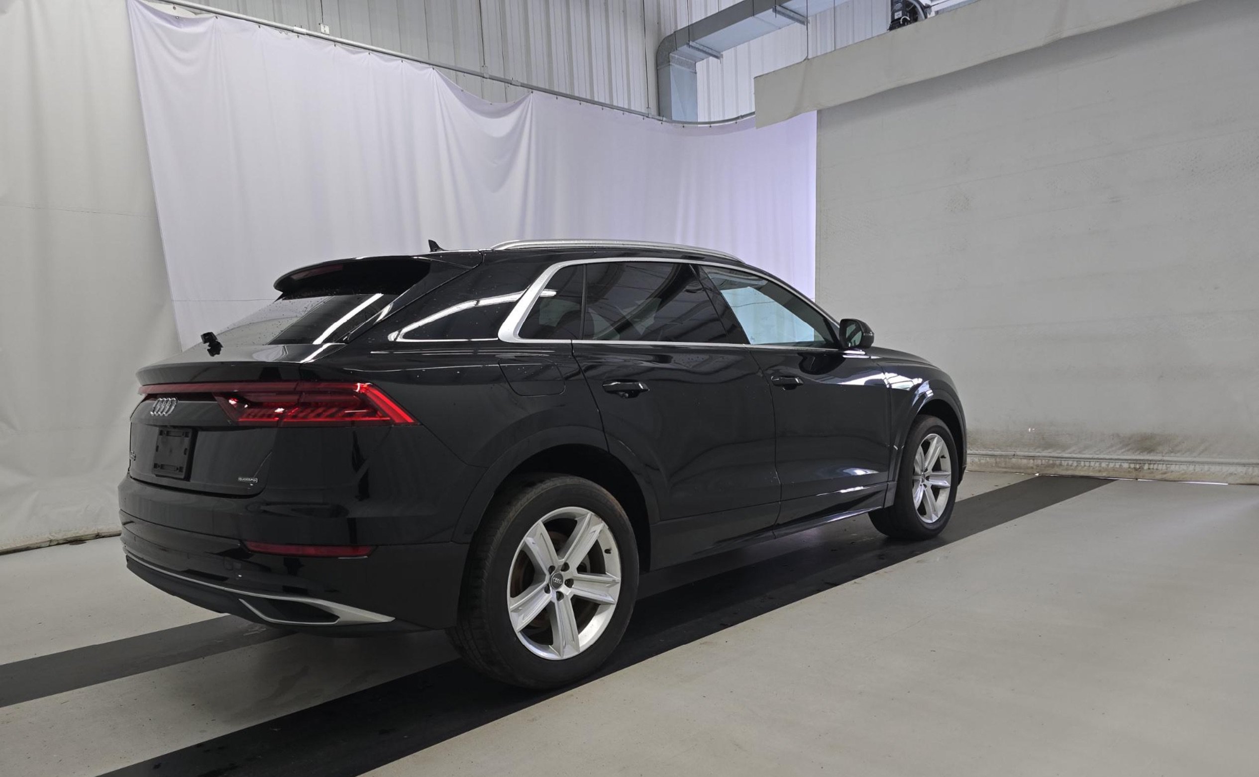 Used 2019 Audi Q8 Premium w/ Convenience Package AWD/4WD image 4
