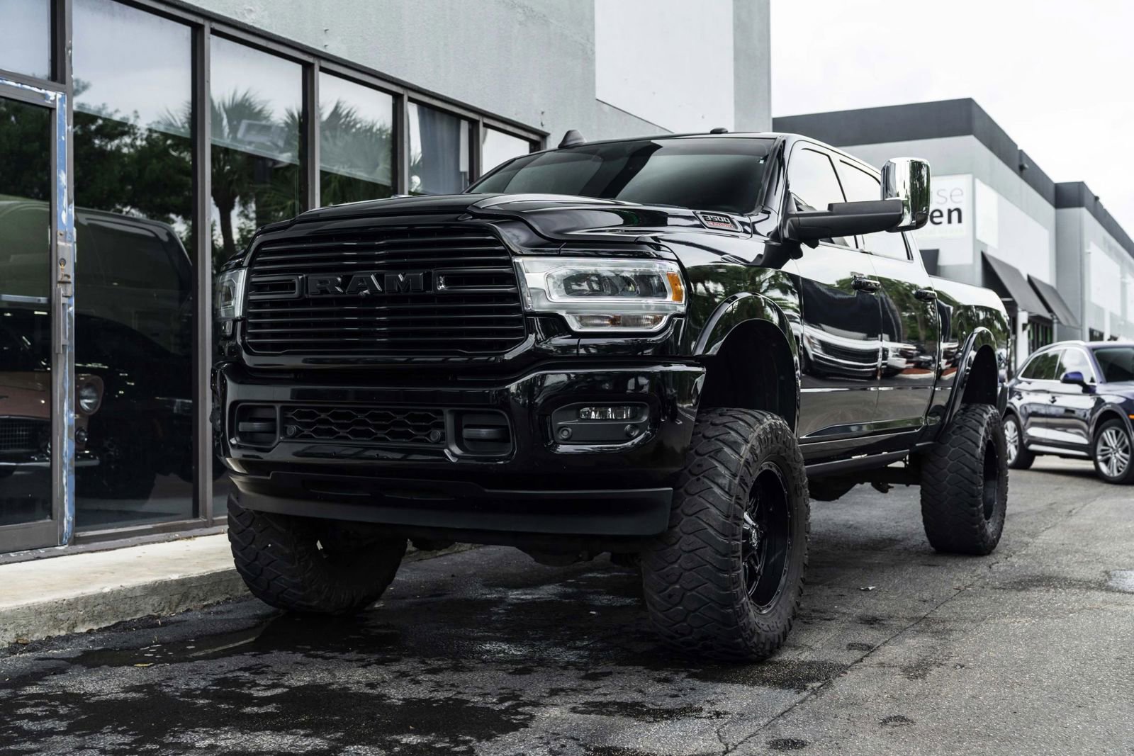 Used 2019 RAM 3500 Laramie image 1