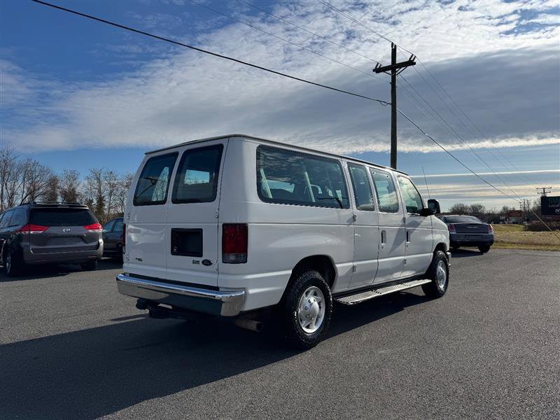 Used 2009 Ford E-350 and Econoline 350 Super Duty Wagon image 9