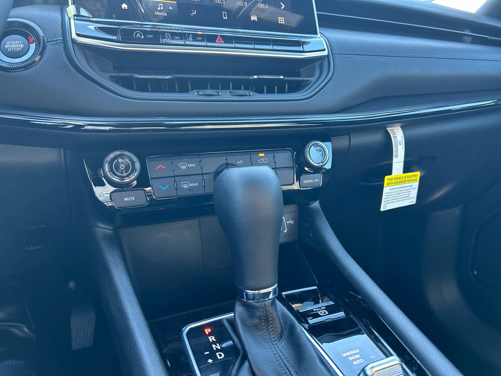 New 2026 Jeep Compass Latitude AWD/4WD image 21