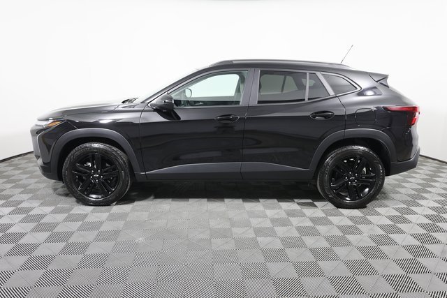 Used 2024 Chevrolet Trax ACTIV w/ Sunroof Package image 8