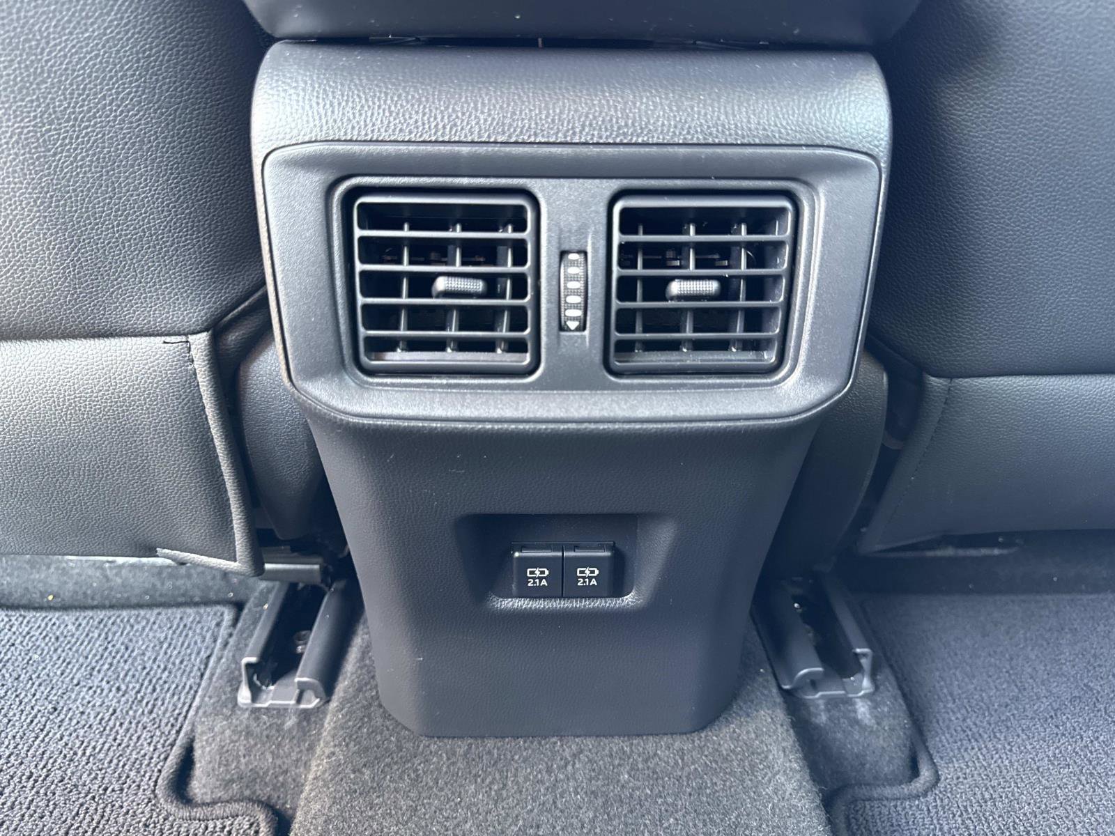 Used 2021 Toyota RAV4 XLE image 30