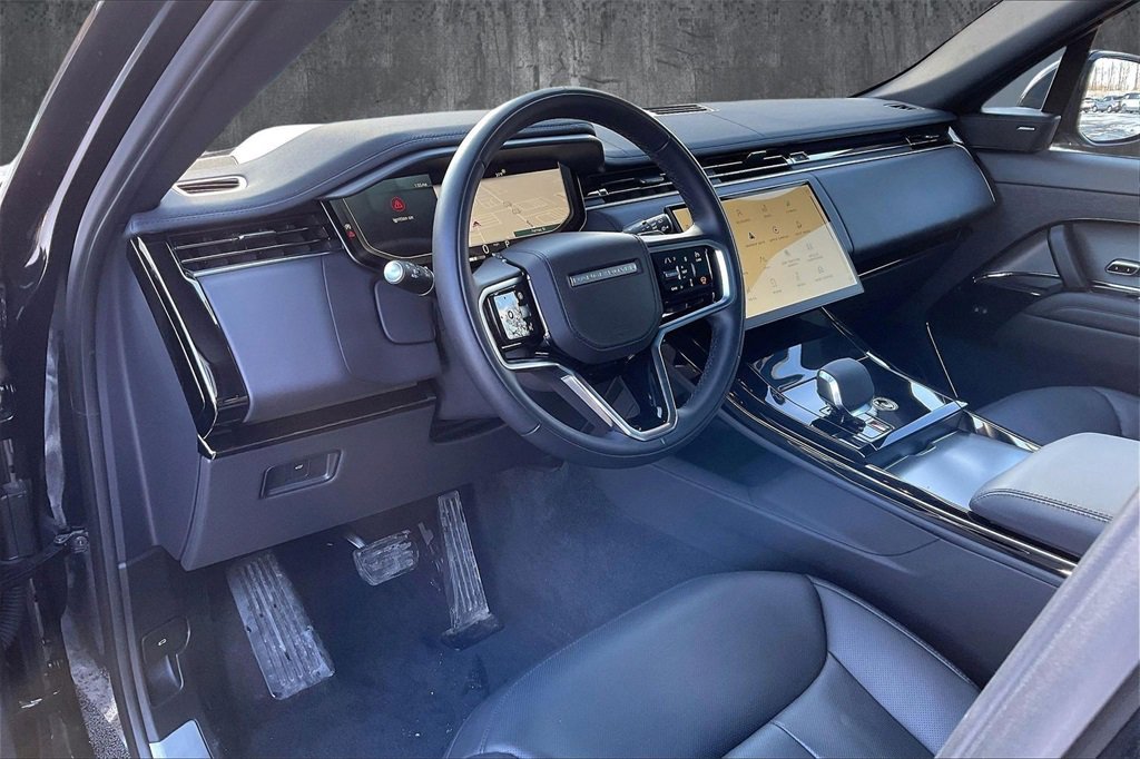 Certified 2025 Land Rover Range Rover Sport SE image 17