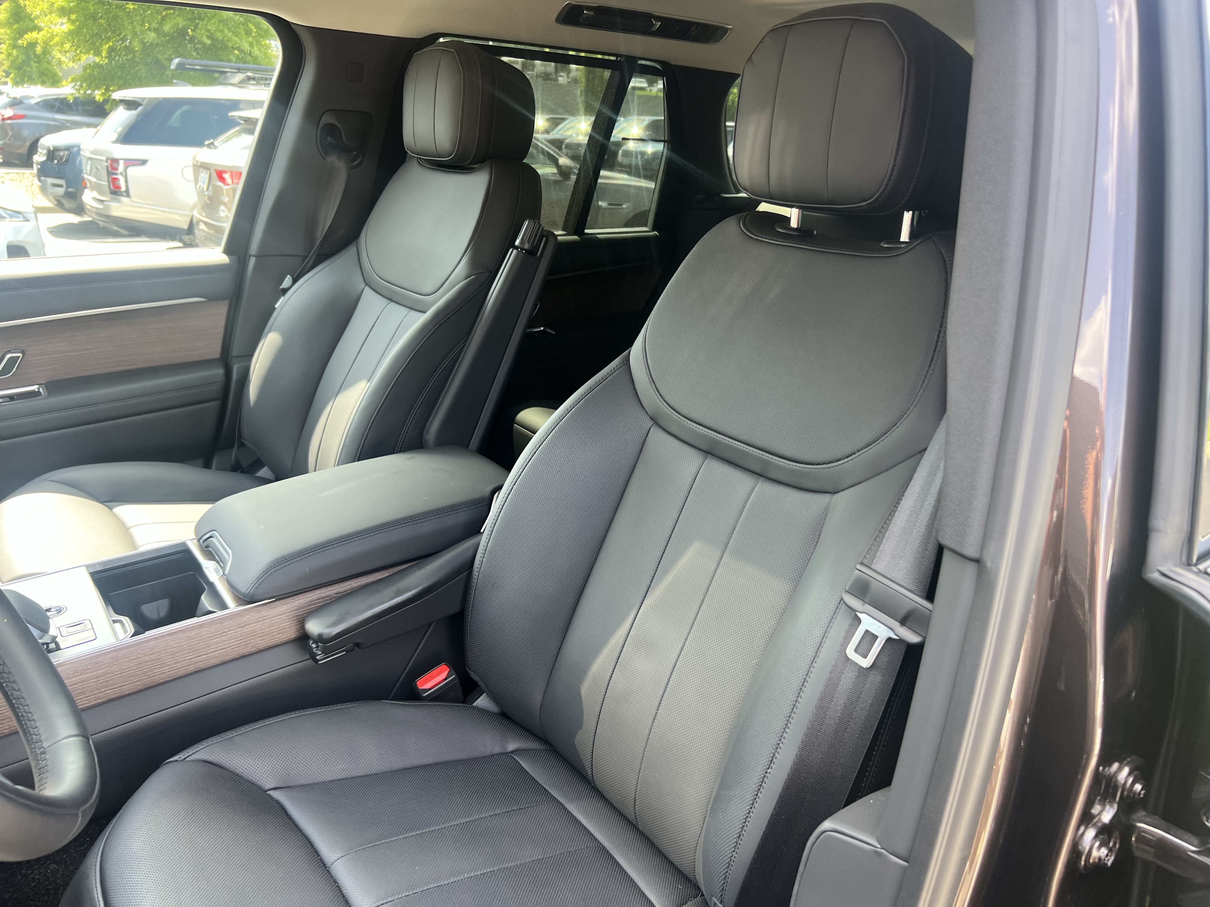 Certified 2026 Land Rover Range Rover SE AWD/4WD image 17