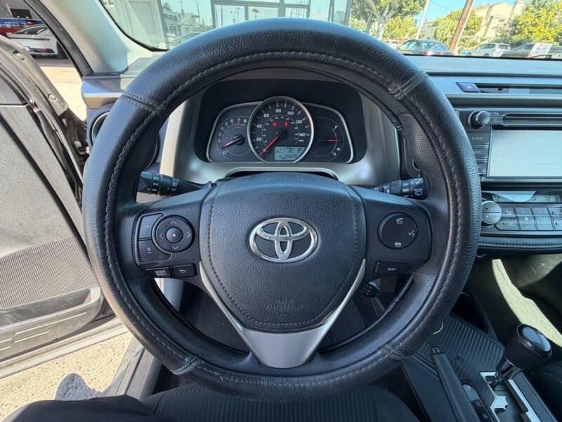 Used 2014 Toyota RAV4 XLE FWD image 11