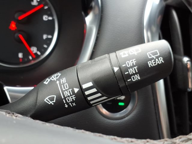 Used 2023 Chevrolet Traverse Premier AWD/4WD image 32