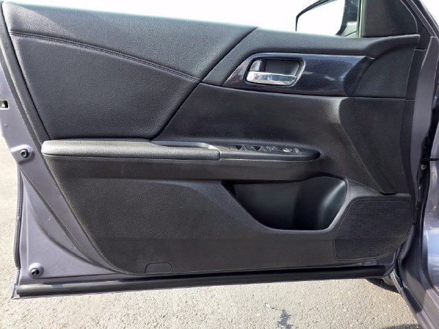 Used 2015 Honda Accord Sport image 19