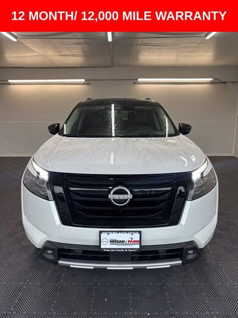 Certified 2025 Nissan Pathfinder Platinum w/ Black Appearance Package FWD image 24