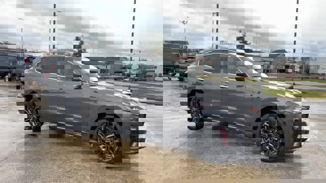 Used 2022 Maserati Levante Modena image 2