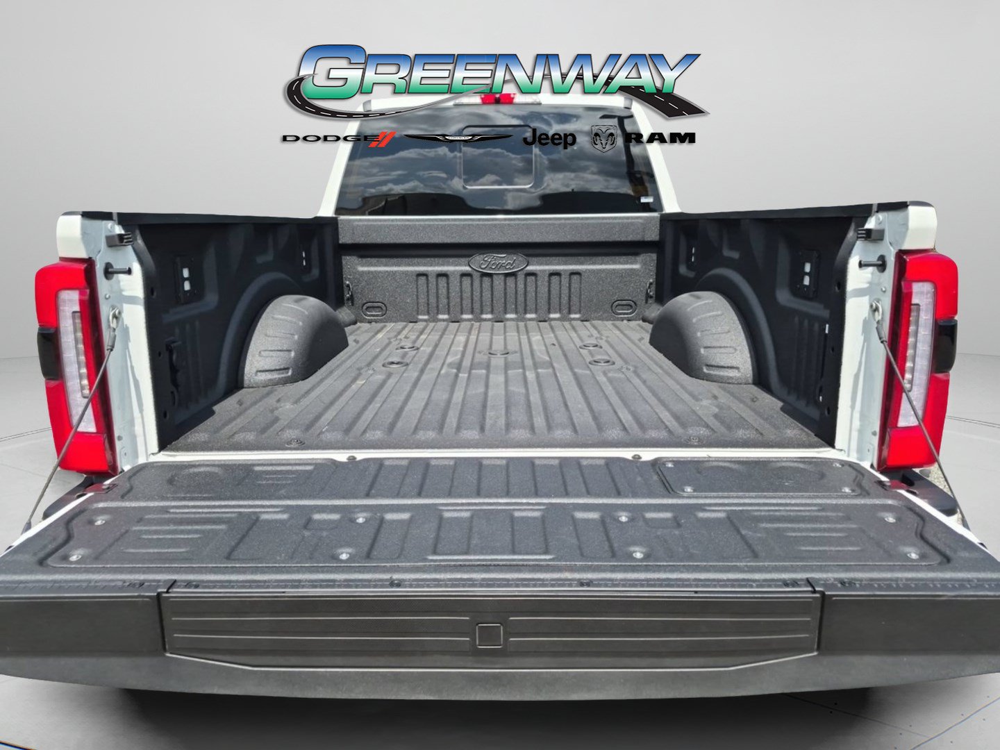 Used 2026 Ford F250 Platinum AWD/4WD image 5
