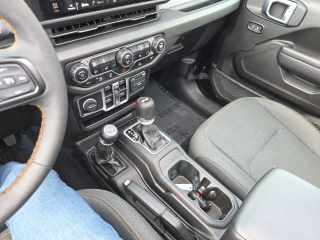 Used 2024 Jeep Wrangler Unlimited Sport AWD/4WD image 30