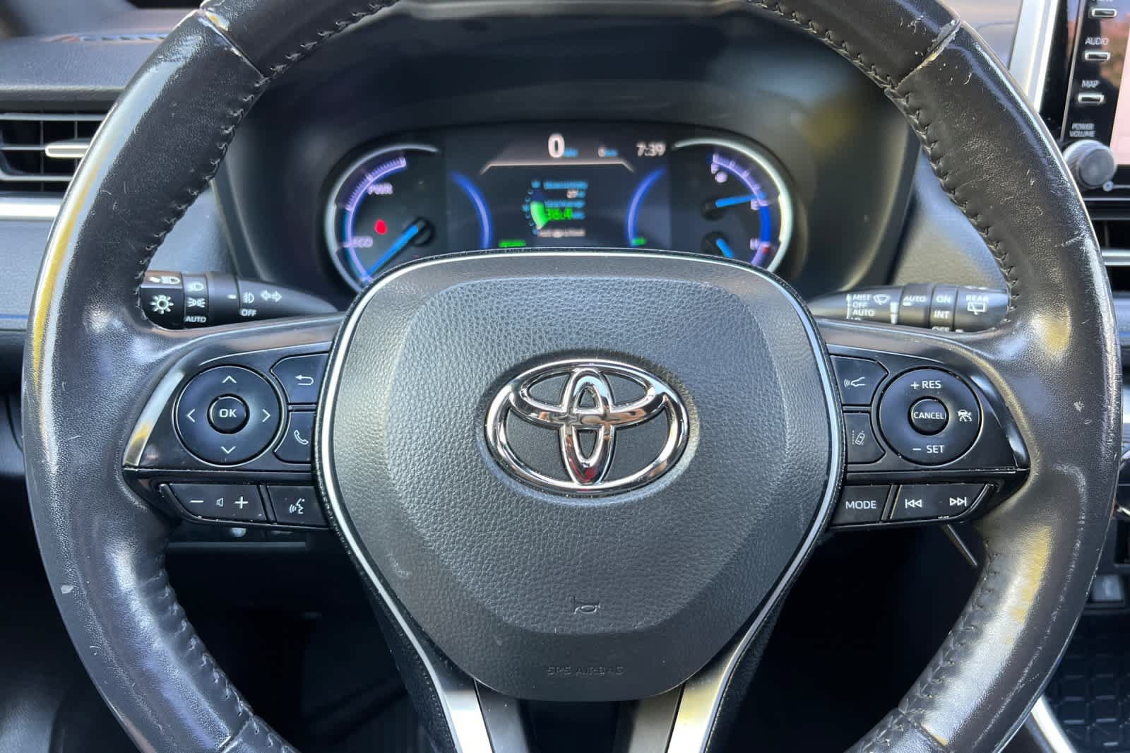 Used 2020 Toyota RAV4 XSE w/ XSE Grade Weather Package AWD/4WD image 25