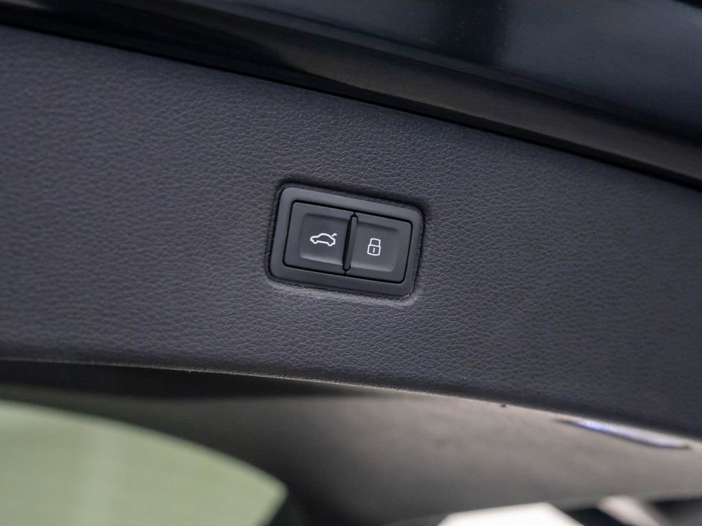Used 2023 Audi Q7 3.0T Premium image 30