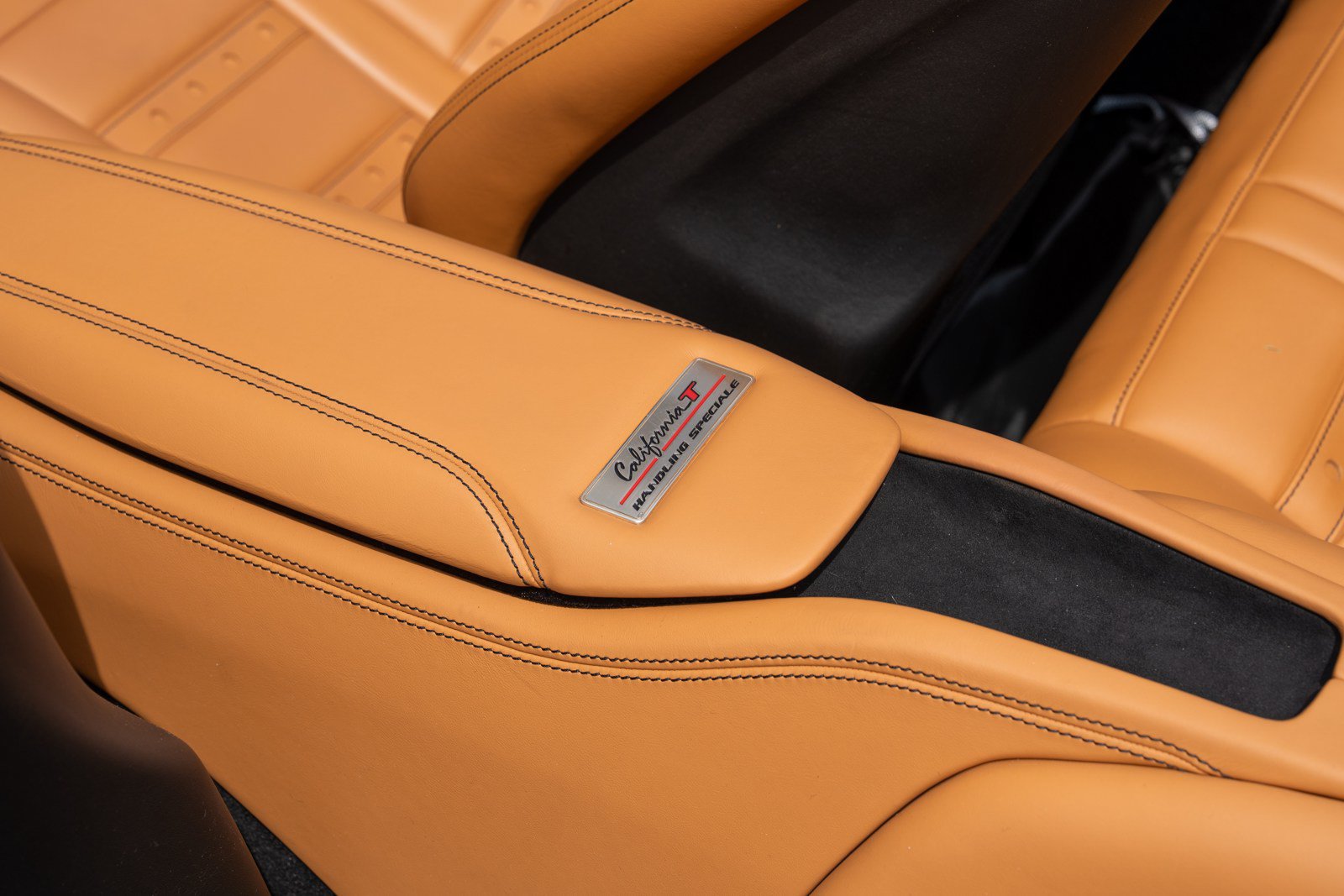 Used 2018 Ferrari California T RWD image 43