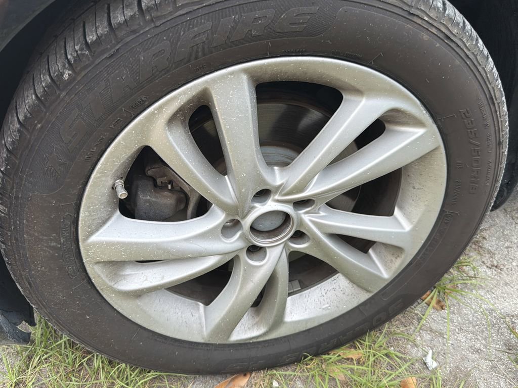Used 2019 INFINITI QX30 FWD image 5