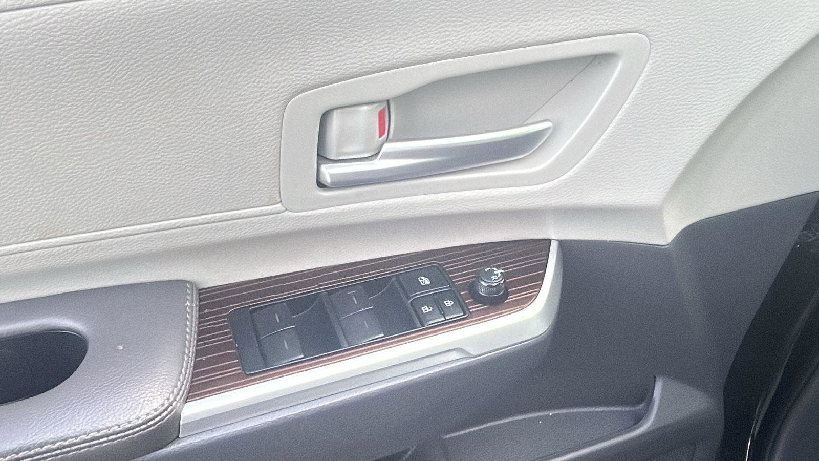 Used 2023 Toyota Sienna XLE image 15